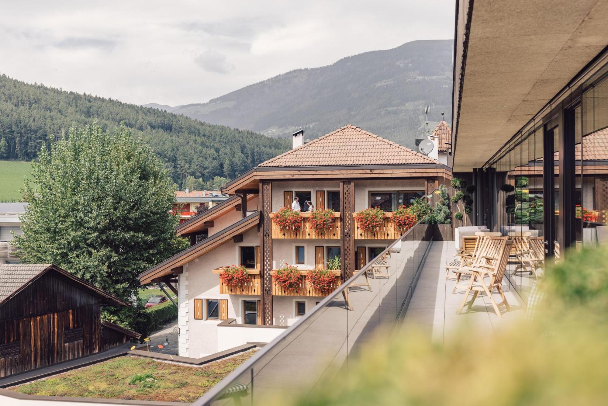 Hotel Restaurant Langgenhof Brunico Dış mekan fotoğraf