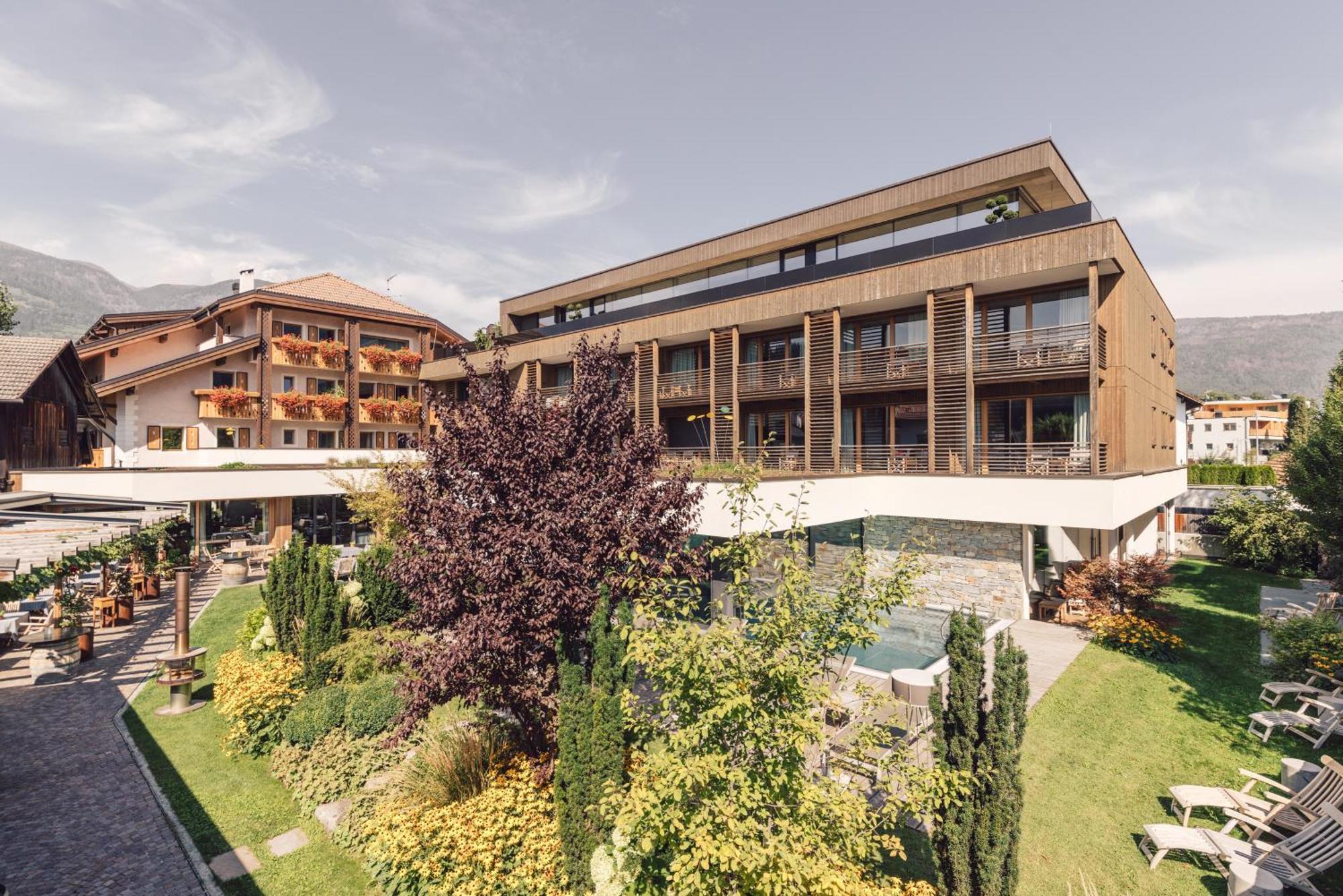 Hotel Restaurant Langgenhof Brunico Dış mekan fotoğraf